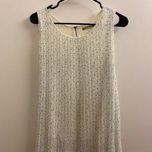 Polka dots blouse‎